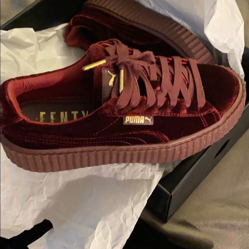 Fenty velvet pumas